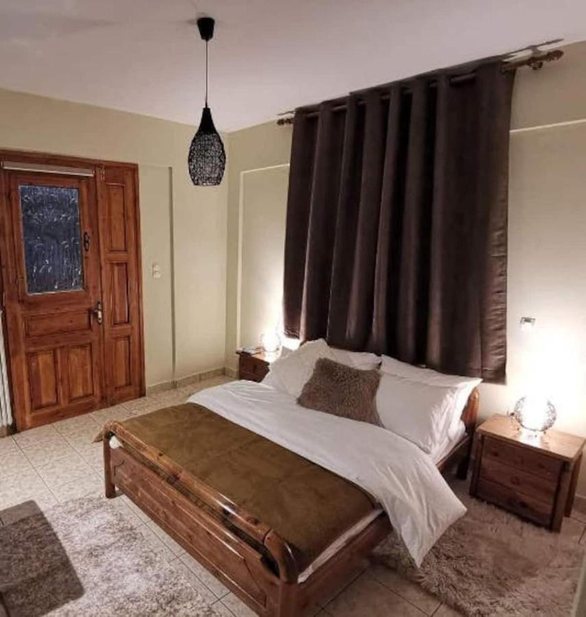 Keramidaki Mini Suites 4 Kalavryta Esterno foto
