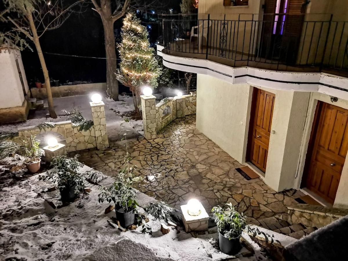 Keramidaki Mini Suites 4 Kalavryta Esterno foto